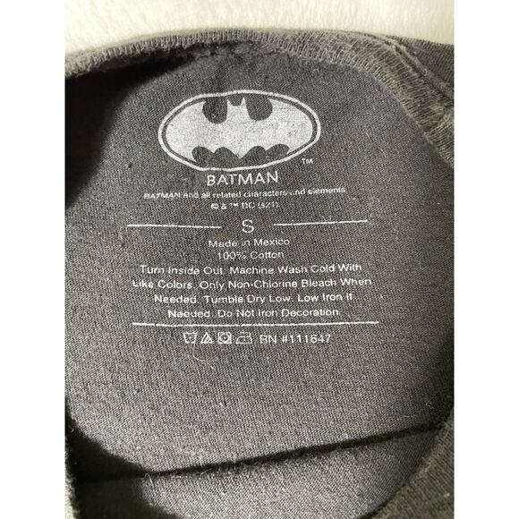 Batman Logo Tee Black Yellow Graphic Shirt Size S - Picture 6 of 6